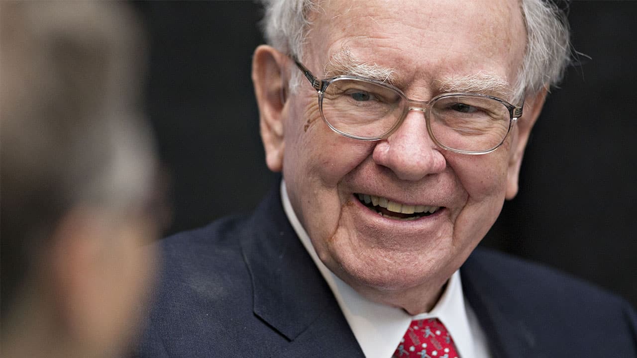 Warren Buffett Vida e carreira do maior investidor e filantropo do mundo