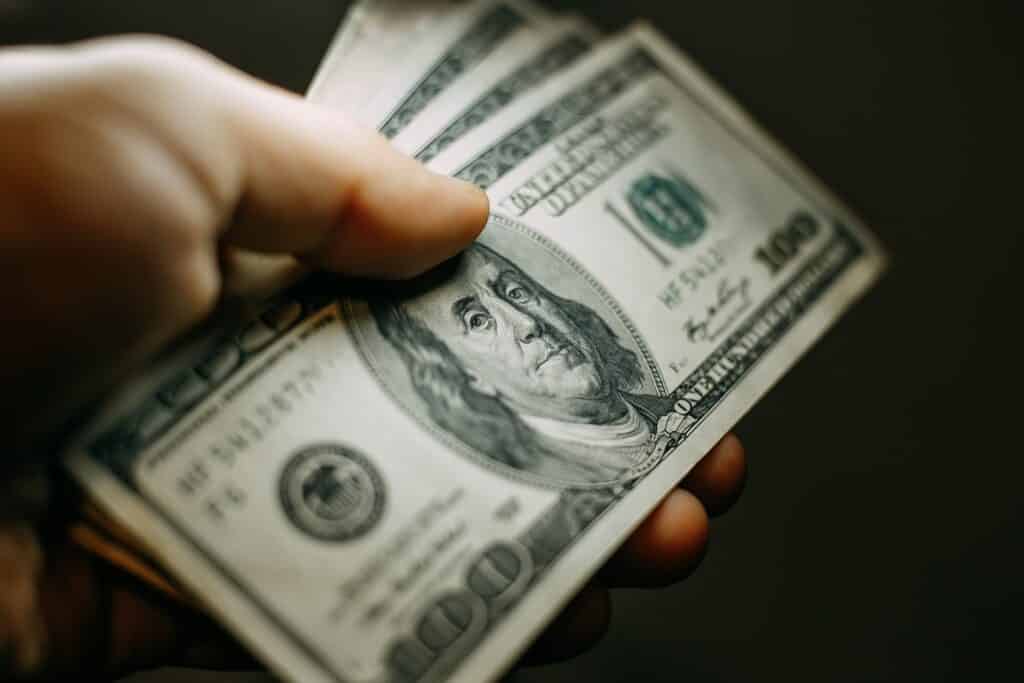 Dólar comercial o que é? como funciona e diferenças com o dólar turismo