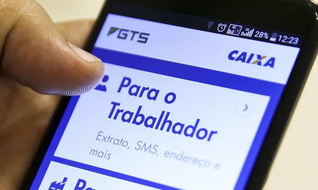 O que é FGTS, quem tem direito, como sacar e saque aniversário