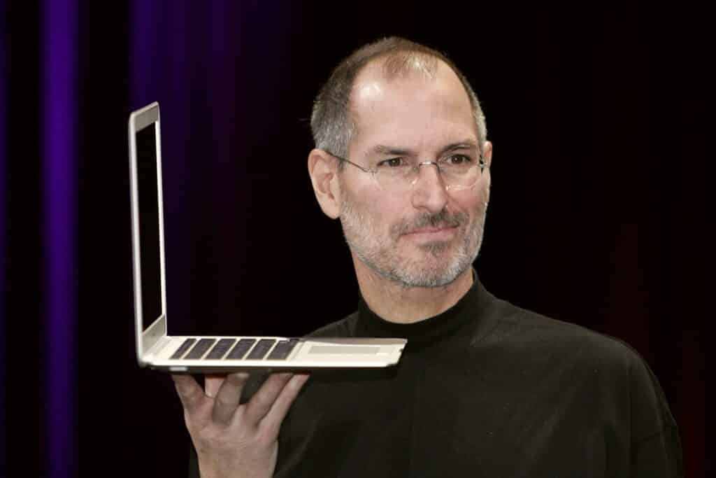 Steve Jobs - vida e carreira do empresário a frente da Apple