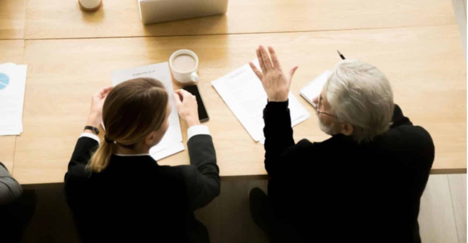 Drag Along, o que é? Como funciona, benefícios e diferenças de Tag Along