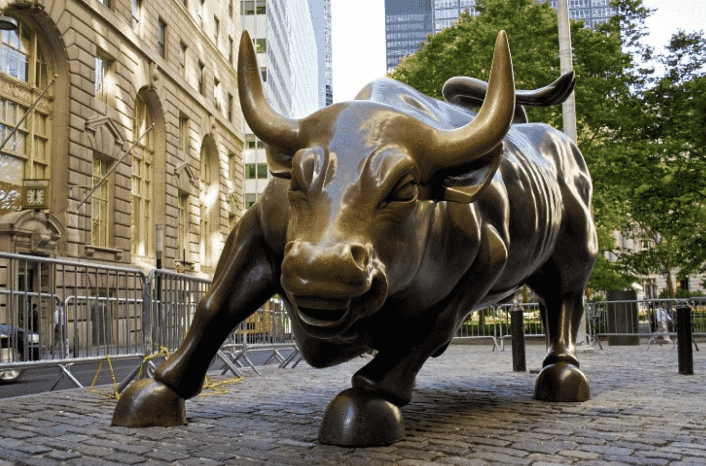Touro de Wall Street Origem, a Menina Destemida e touros no mundo